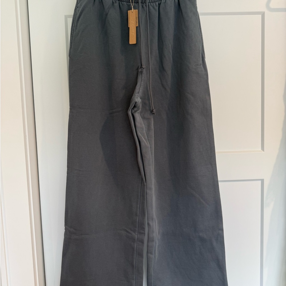 SKIMS Zircon Sweatpants NWT Small